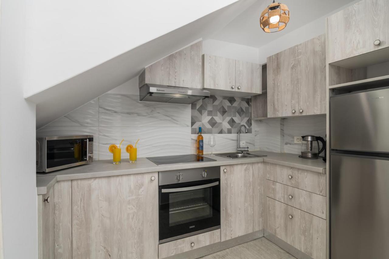 Kapetan Giannis Suite Adamantas  Luaran gambar