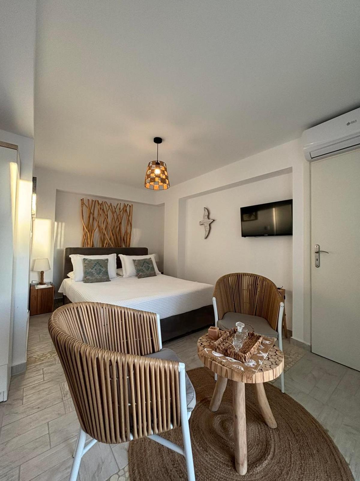Kapetan Giannis Suite Adamantas  Luaran gambar